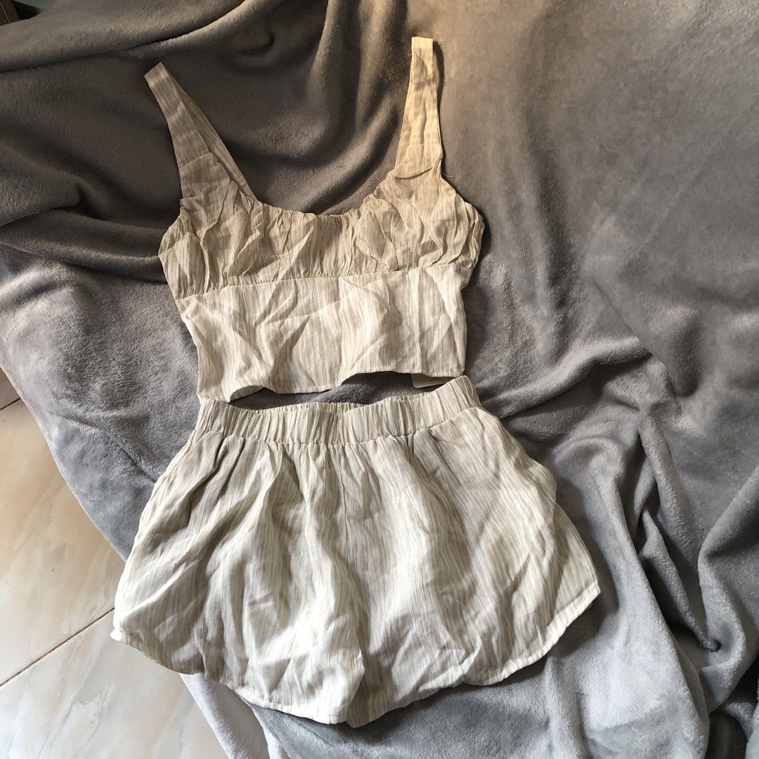 PRETTY COORDS (Category: Sets or Coordinates) located in Davao. Submitted by kalipayweaves (Listing ID 1468865303, Image 1). Description: .