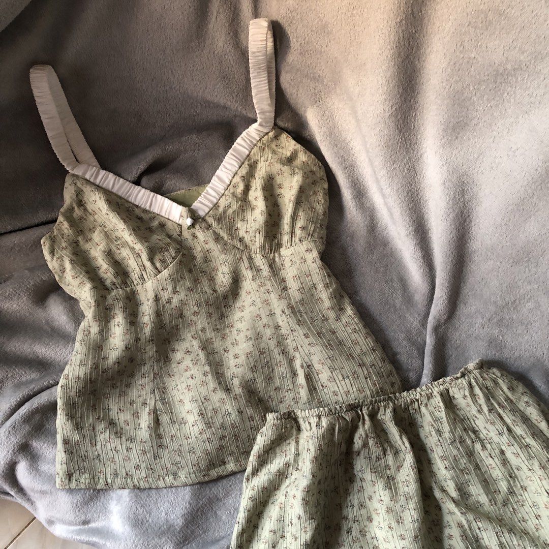 PRETTY COORDS (Category: Sets or Coordinates) located in Davao. Submitted by kalipayweaves (Listing ID 1468865556, Image 3). Description: .