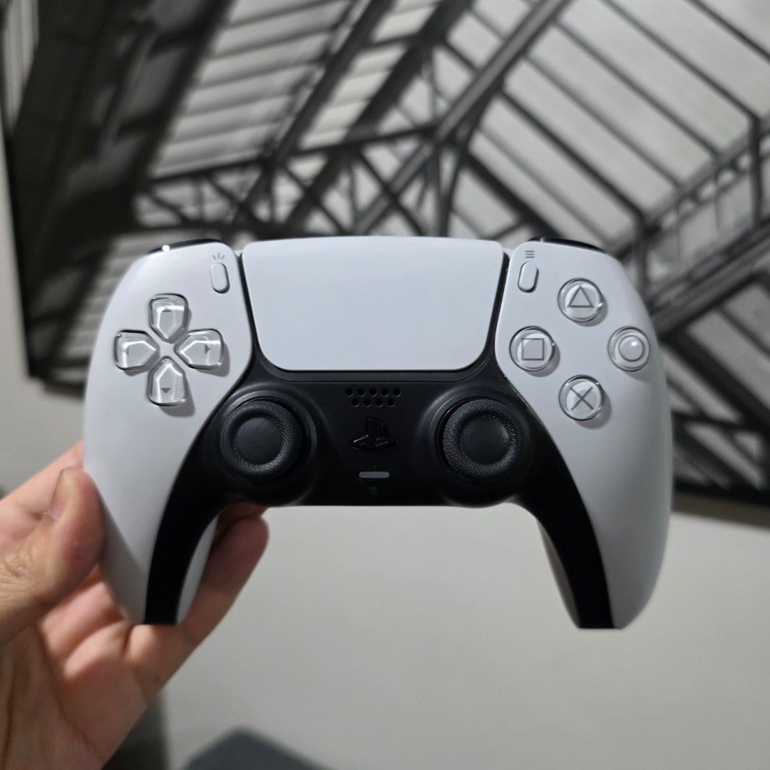 Ps5 Dualsense 5 Controller (Category: Controllers) located in Manila. Submitted by sweettotes_ph (Listing ID 1468860615, Image 1). Description: White Original No issues Smooth Fully working Good condition Controller only I also have games feel free to check my listings :) For pickup or delivery Bdo Maya Gcash Cod payment.