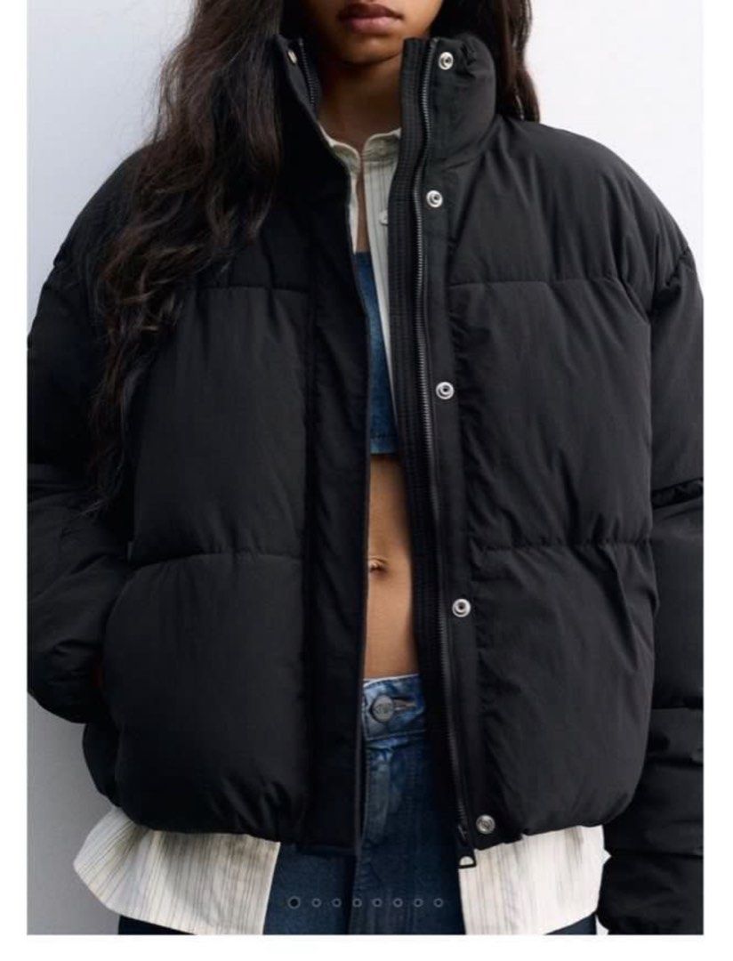 Pull & bear Black Puffer Jacket (Category: Coats, Jackets and Outerwear) located in Manila. Submitted by brownbutterlatte (Listing ID 1468888333, Image 3). Description: Can pass as brand new. No flaws or stains. Used once only. Super nice for winter! Keeps you warm. Have pocket inside as well & has drawstring stopper on both side. If you want it to look cropped! Fits up to L — depends on how you want the fit to be. Oversized fit on small. 😊 RFS: