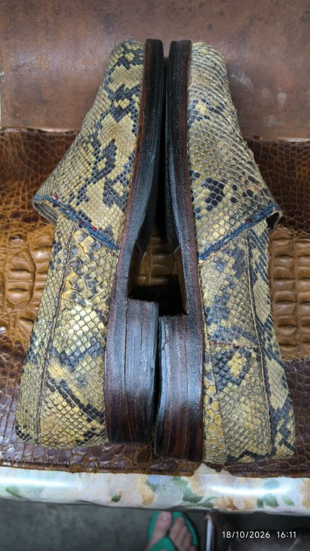Python snake skin Leather customized Loafers (Category: Everything Else Others) located in Manila. Submitted by ddxdd (Listing ID 1468797441, Image 3). Description: - Material: Genuine python snake leather skin - Heels: Stacked wooden heels - Interior: Dark interior leather lining - Condition: well-maintained - kasya sa size 26cm na barefoot -flaw, mas mahaba kunti yun left shoes .
