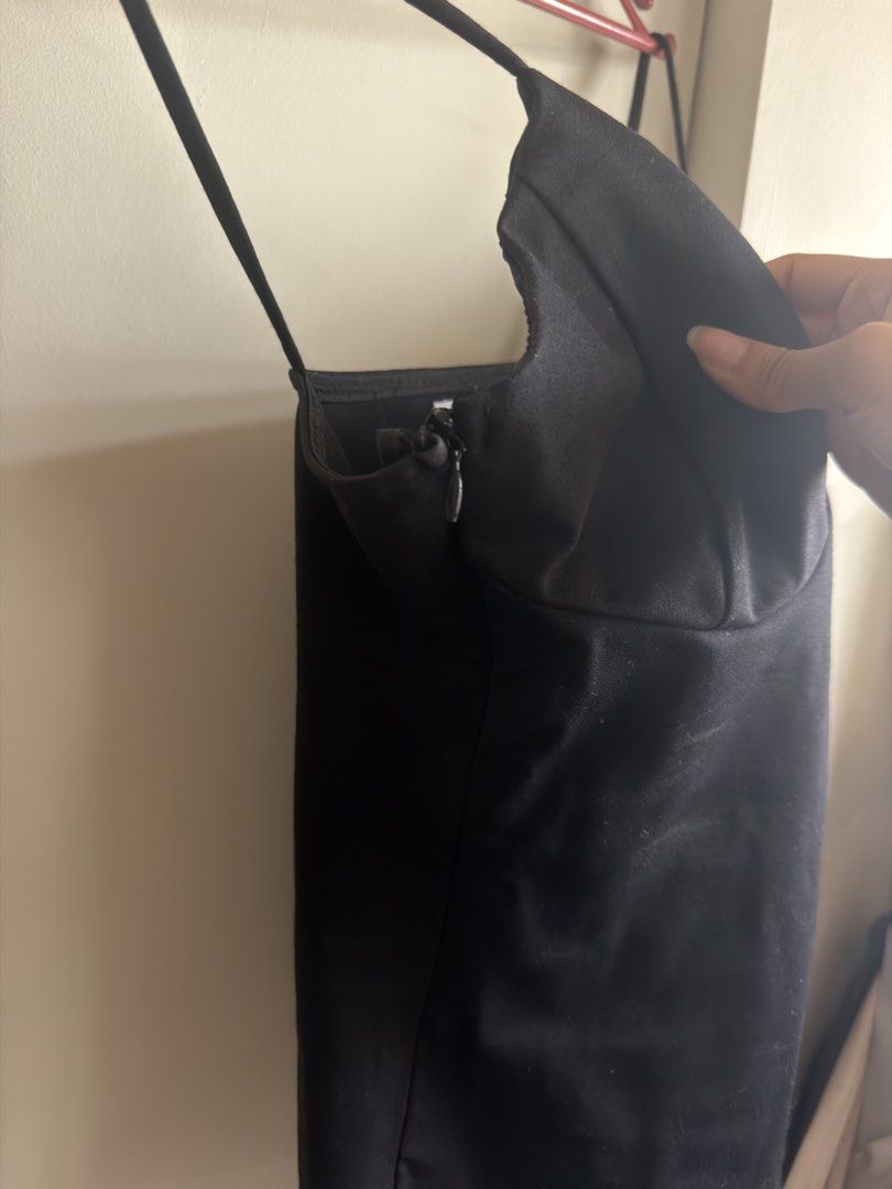 QIANXIJIA Black Camisole Size S (Category: Sleeveless) located in Dasmarinas. Submitted by maikee0417 (Listing ID 1468766476, Image 3). Description: - Brand: QIANXIJIA - Size: S (Slim fit silhouette) - Color: Classic Black - Design: V-neck with adjustable thin straps and side zipper closure - Condition: Slightly worn for work RFS: no longer use.