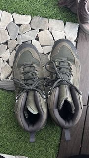 Quechua Black Hiking Shoes Boots, Men's Fashion, Footwear, Boots on ...