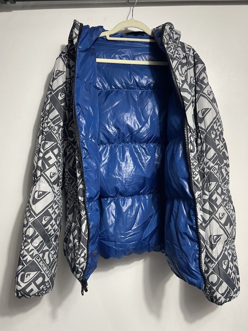 Quicksilver AOP Full Zip Double Zip Reversible Puffer Jacket (Category: Coats, Jackets and Outerwear) located in Rizal. Submitted by akoheats (Listing ID 1468878403, Image 3). Description: Brand New Condition ✨ Issue:None! Size: M 22” pit to pit 26” length 📌 Accepts layaway (up to 15 days) ❗️Check item carefully before purchasing ❗️No returns or exchanges after purchase.