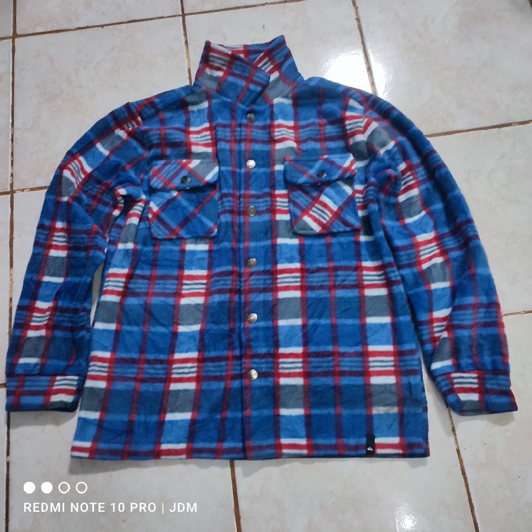 Quicksilver Fleece Jacket (Category: Coats, Jackets and Outerwear) located in Antipolo. Submitted by klashnikov (Listing ID 1468716710, Image 1). Description: Quiksilver Fleece Snap-Front Shirt Jacket Made from 100% polyester Snap-Front chest pockets Soft fleece feel inside & outside Size:medium Dimes:18.5x23.5 Tags:complete Condition:Excellent Honest issue:used Payment option:Bank transfer,gcash,cash ₱500 Pwede videocall for legitimacy Pwede pic