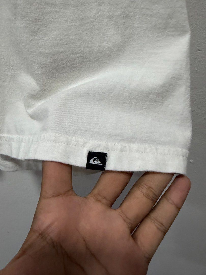 Quicksilver Script Logo Tshirt (Category: Tshirts & Polo Shirts) located in Kuantan. Submitted by twiceisnice26 (Listing ID 1468811708, Image 3). Description: Pit 21.5x28 Condition 9/10 RM 20.