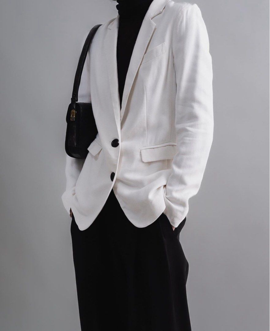 RAG & BONE, designer white tie back blazer (Category: Coats, Jackets and Outerwear) located in Pasig City. Submitted by b.clothes. (Listing ID 1468712883, Image 2). Description: Retail 18k+ php fits M shoulder: 15” bust: 35” length : 25” Disclaimer: photo from Clarita’s Closet.
