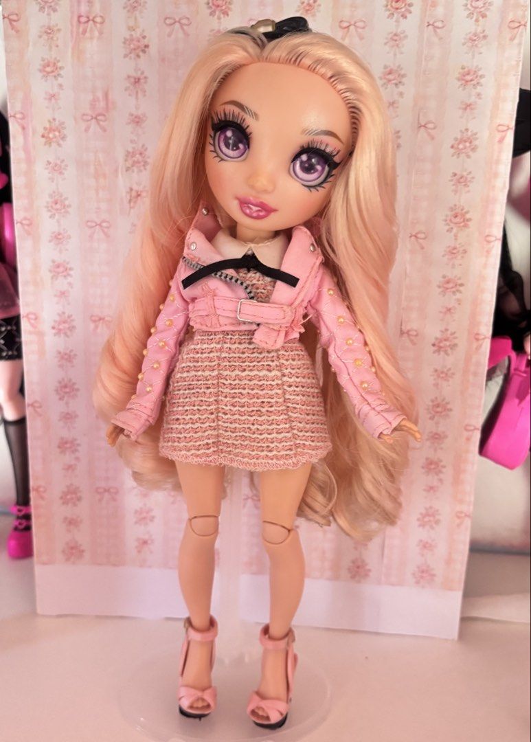 Rainbow High Bella Parker (Category: Kids Toys) located in Tagum. Submitted by mcdolly (Listing ID 1468767000, Image 2). Description: ‼️READ DESCRIPTION‼️ - no refund - you will get the doll(s) as is - what you see is what you get - flash express or j&t - ones shipped wala na akong control sa item - can give LP for sure buyer Flaws: - face needs cleaning. Other than that there are no other flaws - most accessories missing.