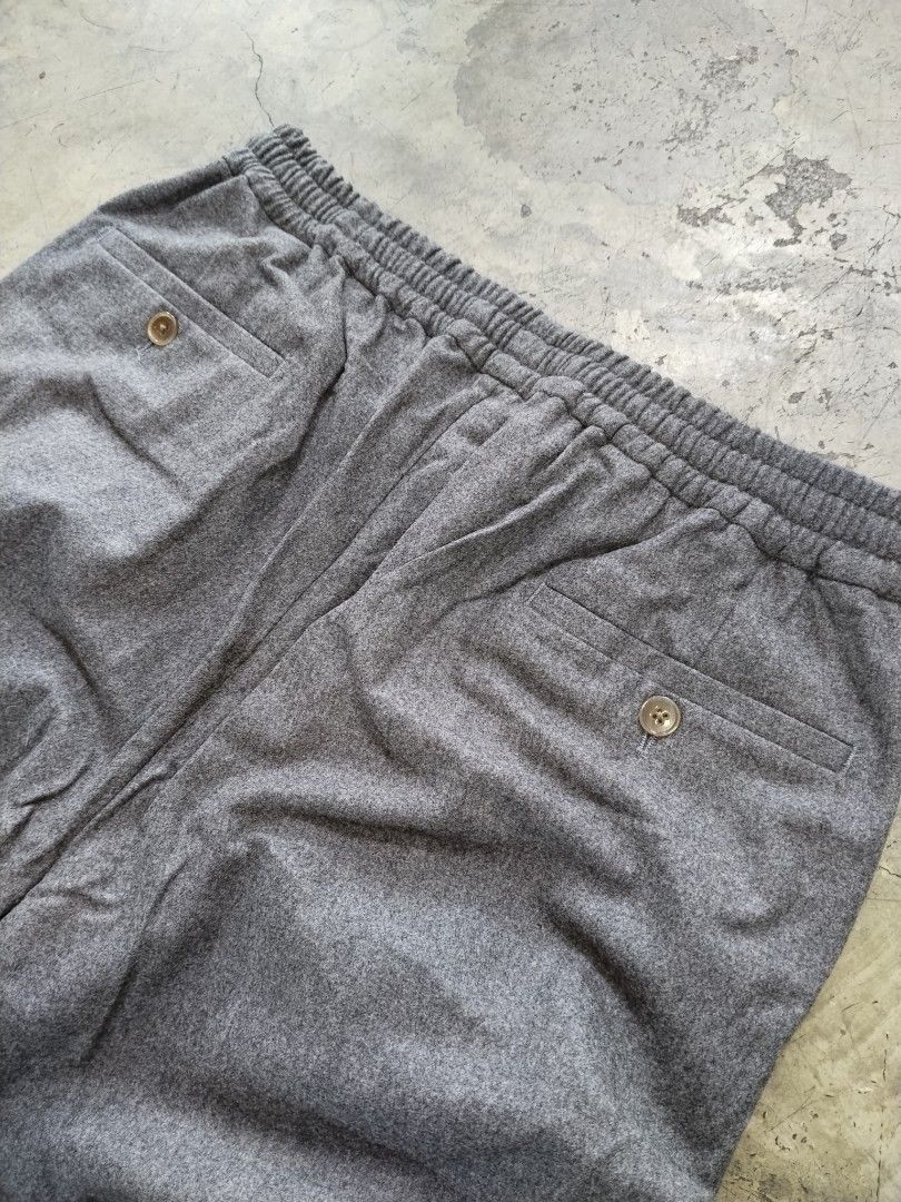 Ralph Lauren Purple Label Wool Jogger (Category: Joggers) located in Taytay. Submitted by the_vtg_pop-up (Listing ID 1468809288, Image 3). Description: .
