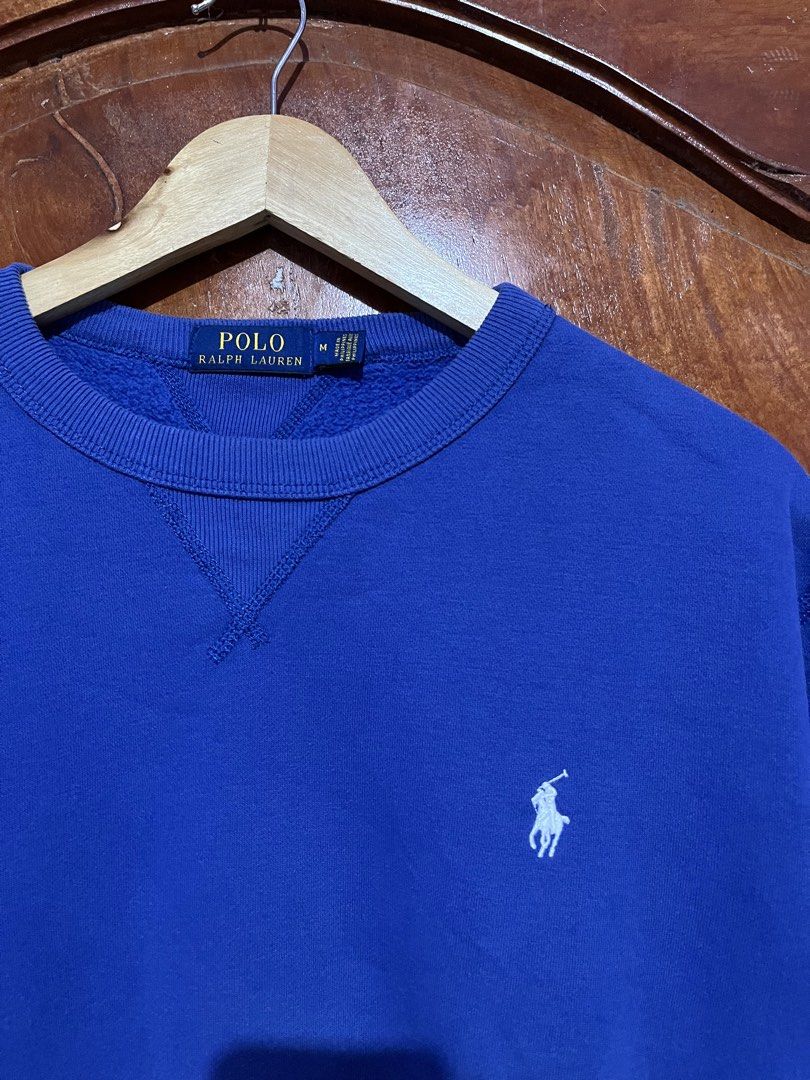 Ralph Lauren Sweatshirt (Category: Coats, Jackets and Outerwear) located in Tumauini. Submitted by jomerthrift (Listing ID 1468885274, Image 2). Description: Dimes: 23x26 Color rate: 9.5/10 Issue: cut washtag.
