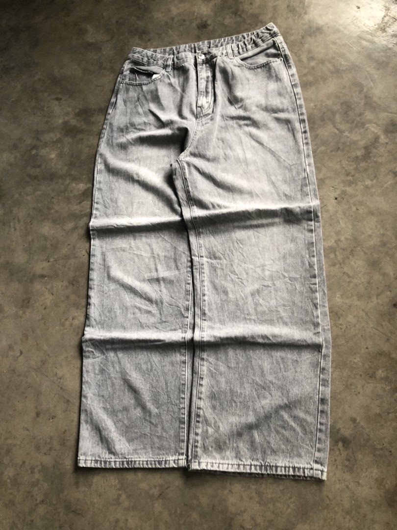 RANDOM GREY BAGGY PANTS (Category: Jeans) located in Kapalong. Submitted by justinfinds8 (Listing ID 1468809704, Image 3). Description: PM SA DIMES.