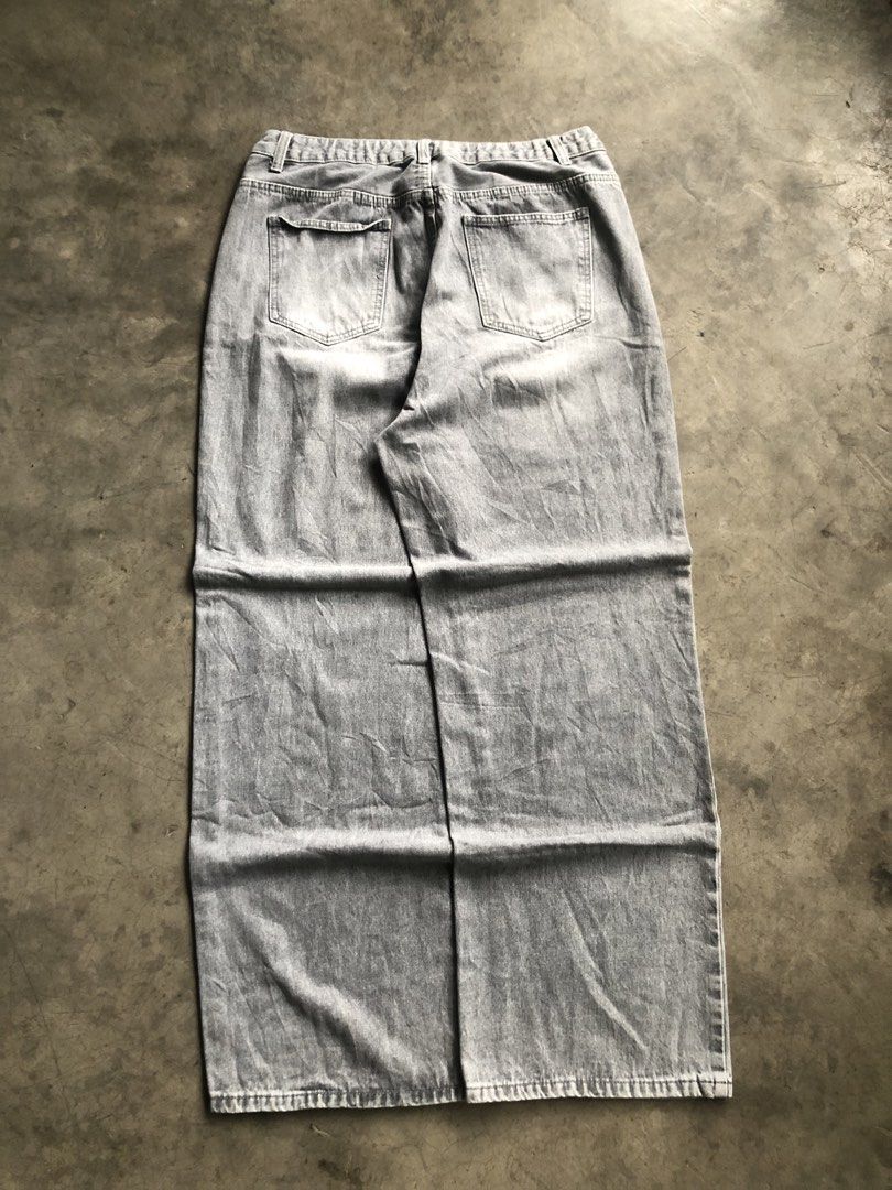 RANDOM GREY BAGGY PANTS (Category: Jeans) located in Kapalong. Submitted by justinfinds8 (Listing ID 1468809704, Image 2). Description: PM SA DIMES.