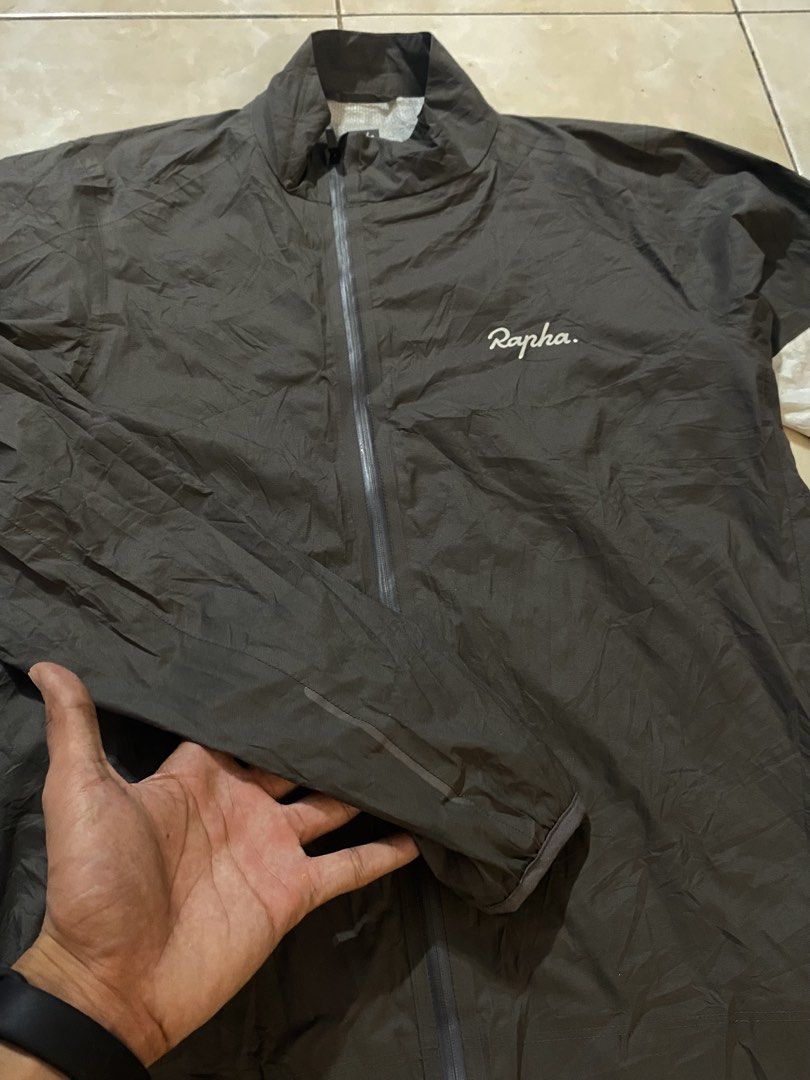 Rapha cycling rain jacket (Category: Coats, Jackets and Outerwear) located in Davao. Submitted by sellsell2002 (Listing ID 1468837747, Image 2). Description: Excellent condition Issue visible sa pic, sa loob lg po main issue sa labas very presentable Small on tag Guarantee authentic.