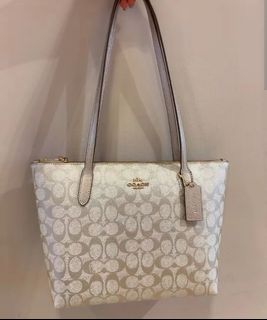 (Category: ) located in . Submitted by authentic_coach_mk_bag_murah (Listing ID 1468813708, Image 1). Description: .