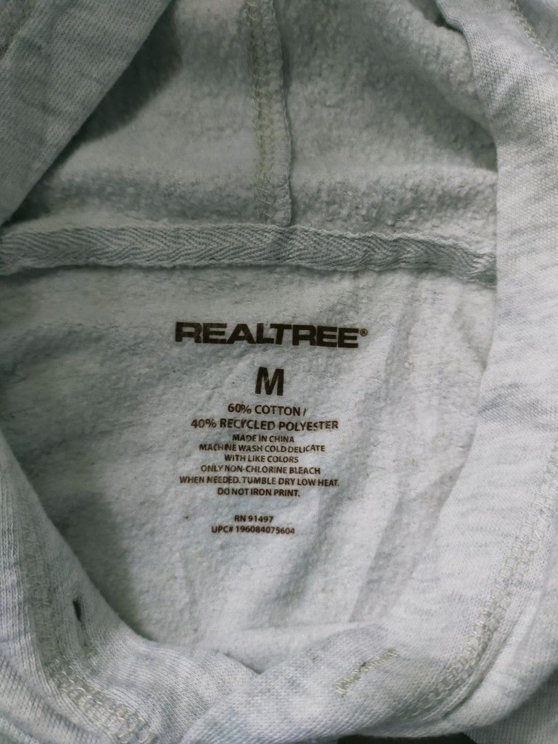 Real Tree Hoodie (Category: Coats, Jackets and Outerwear) located in Manila. Submitted by kobemodina_0330 (Listing ID 1468761432, Image 3). Description: Real Tree Hoodie Size medium large best fittings As new condition 600 + sf 📥.