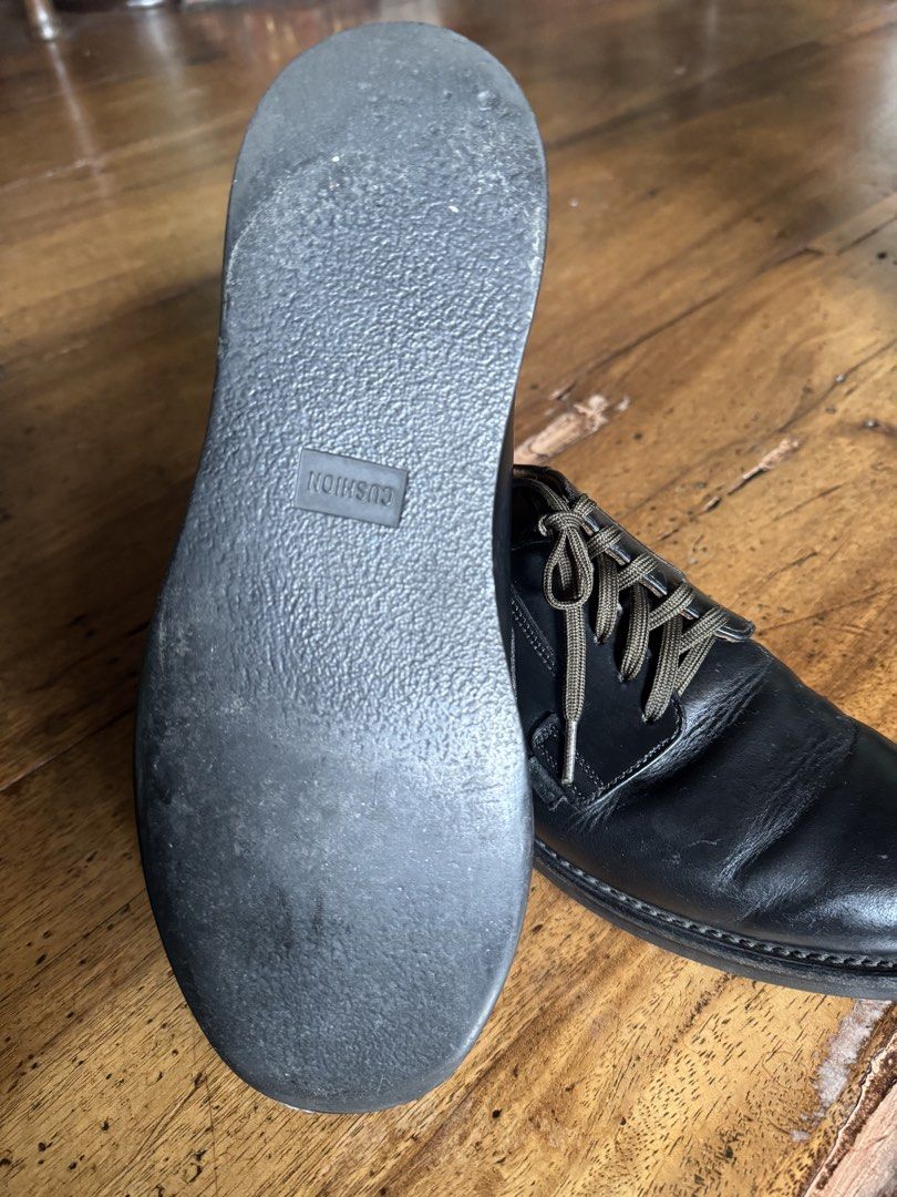 Red Wing Postman Oxford shoes (Category: Dress Shoes) located in Paranaque City. Submitted by heritagemnl (Listing ID 1468776565, Image 3). Description: - Style: Classic derby oxfords - Material: Black leather with natural creasing - Accents: Contrasting olive green laces - Comfort: Thick cushioned sole for all-day wear - Condition: Minor dirt on soles from normal use, plenty of life left - Best for: Versatile everyday footwear.