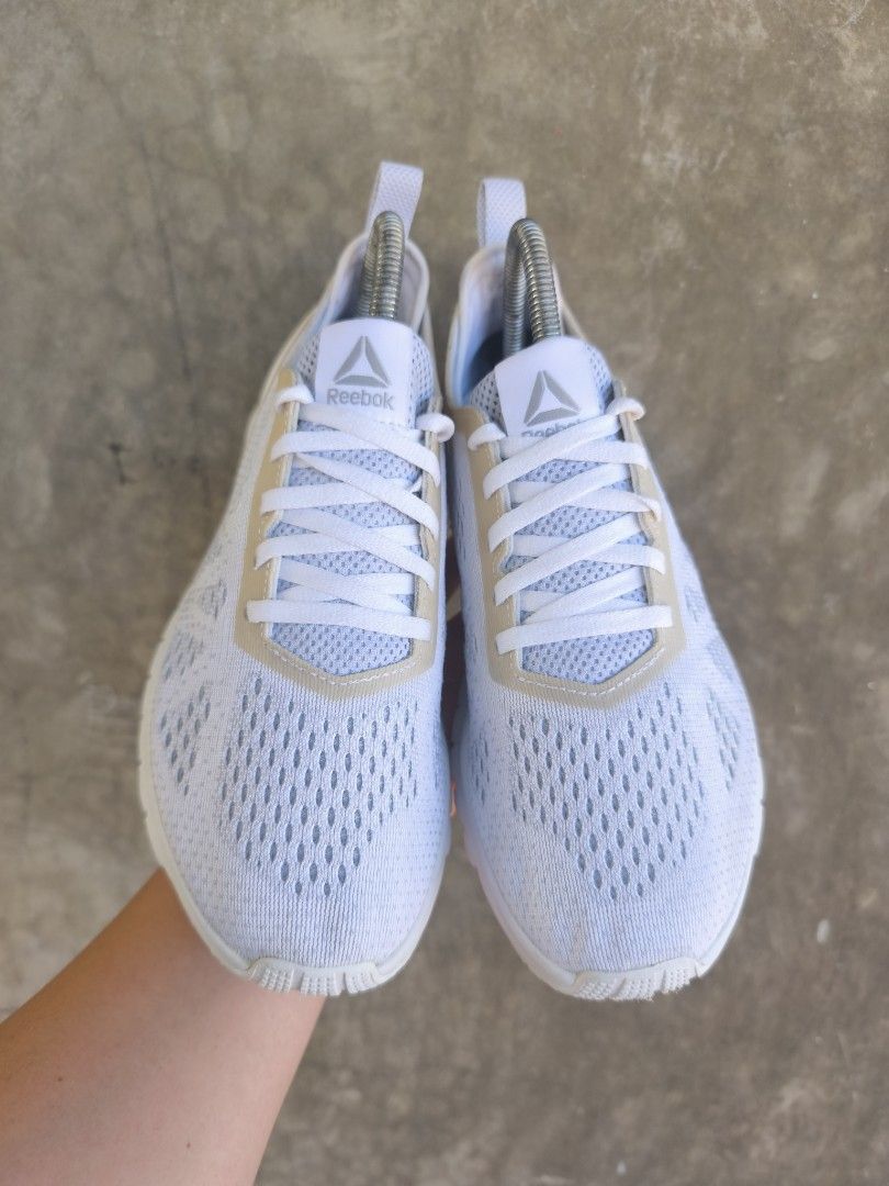 Reebok Print Smooth Clip Ultraknit Running (Category: Sneakers) located in Baguio. Submitted by soleseekerph (Listing ID 1468734378, Image 3). Description: US 7.5, Euro 38, 24.5 cm Excellent condition.