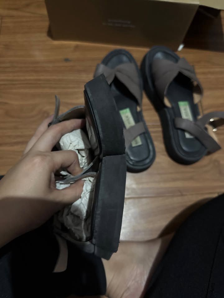 Renegade Folk Sandals BUNDLE (Category: Flats & Sandals) located in Silang. Submitted by peeveepreloved (Listing ID 1468884621, Image 2). Description: Bundle 5kphp only As is where is. ACTUAL PHOTOS. No when worn. 8/10 - good condition but with signs of usage Needs cleaning only. Lalamove only Size 9.