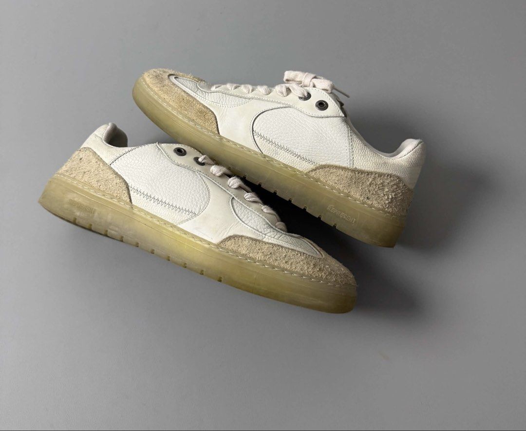 REPRESENT VIRTUS SNEAKERS (Category: Sneakers) located in Guagua. Submitted by sweetboyy (Listing ID 1468860773, Image 1). Description: REPRESENT VIRTUS SNEAKERS SIZE 11US/ 44EUR MENS.