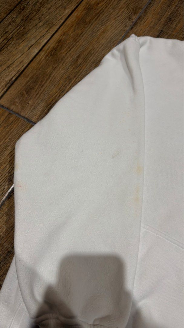 RICHBOYZ WHITE BASIC LOGO HOODIE (Category: Coats, Jackets and Outerwear) located in Manila. Submitted by urban.vintage (Listing ID 1468868329, Image 3). Description: ISSUE: MINIMAL STAINS BUT WASHABLE (NEED WASH) MOP :GCASH (NO COD) SHIP VIA: LALAMOVE & J&T LOCATION: PASIG CITY LENGTH: 25 WIDTH : 23 .
