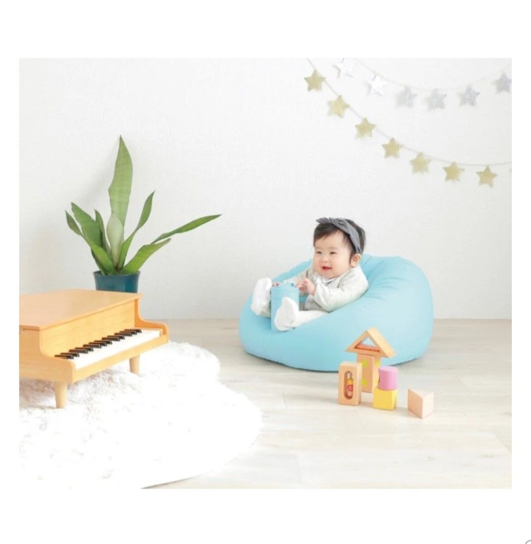 Richell Soft Baby Sofa (Category: Kids Tables & Chairs) located in Quezon City. Submitted by k_closetsale (Listing ID 1468928531, Image 2). Description: Low center of gravity for greater comfort Keeps baby sitting snugly with C -curve Soft, suede like texture Built in airpump for easy inflation Easy to fold, store and carry For 7 months to 2 years old ☆ no more box included MATERIALS: Body: Vinyl chloride resin (uses food sanitation law compliant