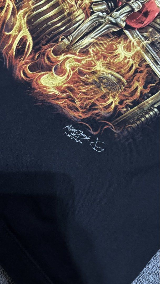 ROCK CHANG (GLOW IN THE DARK) (Category: Activewear) located in Silang. Submitted by aljones64 (Listing ID 1468775254, Image 3). Description: .