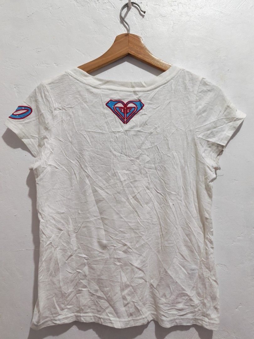 ROXY FOR HER (Category: Shirts) located in Pili. Submitted by janrypalmerodelima (Listing ID 1468882983, Image 2). Description: ROXY TOPS FOR HER DIMES: 17.5x20.5 CONDITION: EXCELLENT COLOR RATE: 10/10 ISSUE: NONE NEED WASH ONLY.