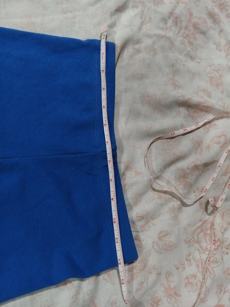 royal blue stretch leggings (Category: Other Bottoms) located in Bulacan. Submitted by angel.decluttersx (Listing ID 1468830445, Image 2). Description: small size thick cotton fabric material with elastic waistband never worn pa no issue dimes: L 30" W 12".