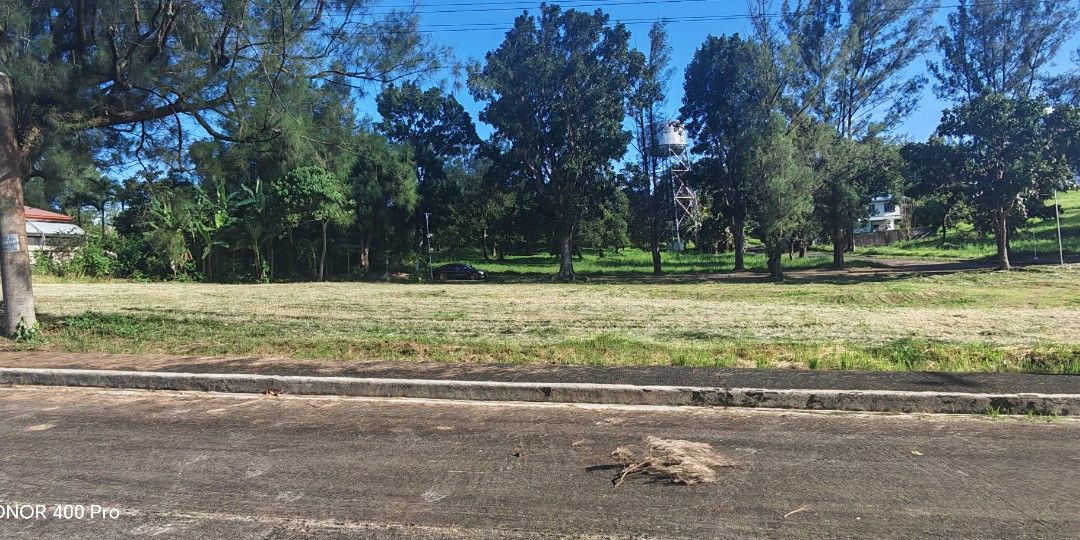 RUSH LOT FOR SALE (Category: Lot) located in Dasmarinas. Submitted by ceejaysamyr (Listing ID 1468721915, Image 2). Description: SUPER RUSH LOT FOR SALE ROYALE TAGAYTAY ESTATES PHASE 2 300SQM 2.750M NET (AGENT'S COMMISSION SHOULDER BY THE BUYER) 💵 CASH BASIS 💵 🛑 CLEAN TITLE 🛑 UPDATED REAL PROPERTY TAX 🛑 UPDATED HOA DUES RFS: Di na po babalik dito sa pinas ang owner. Kaya naka SPA ito sa sister-in-law nya. Message me lang po 📩📩📩 0967755956