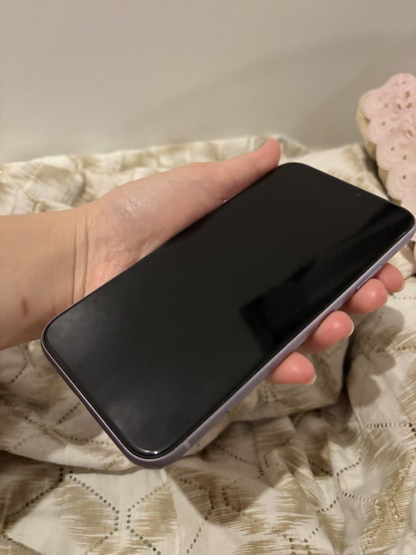 RUSHED IPHONE 11 PURPLE 64GB (Category: iPhone 11 Series) located in Las Pinas. Submitted by sanders00927 (Listing ID 1468809589, Image 2). Description: RUSHED IPHONE 11 64GB PURPLE Selling my iPhone 11 64GB in Purple! Price: ₱5,000 (Negotiable) Selling this phone because I’m no longer using it. Good for anyone looking for an affordable iPhone! Details: * Model: iPhone 11 * Storage: 64GB * Color: Purple * Battery Health: 71% * Screen: May konting