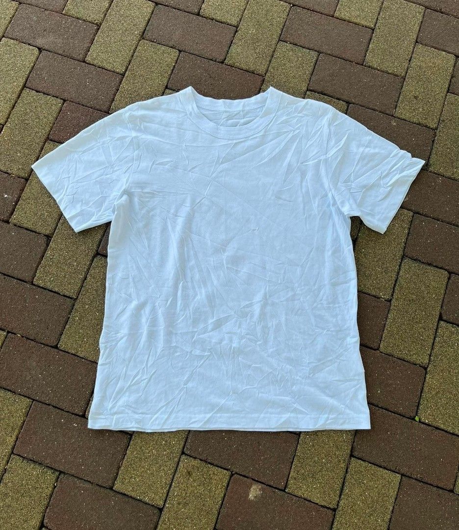 Sacai X WTaps (Category: Formal Shirts) located in Davao. Submitted by thriftnijanny (Listing ID 1468847288, Image 1). Description: 📌WTAPS X Sacai size 2 20.5x27 As new Condi Color rate: 9.9/10 issue: None.
