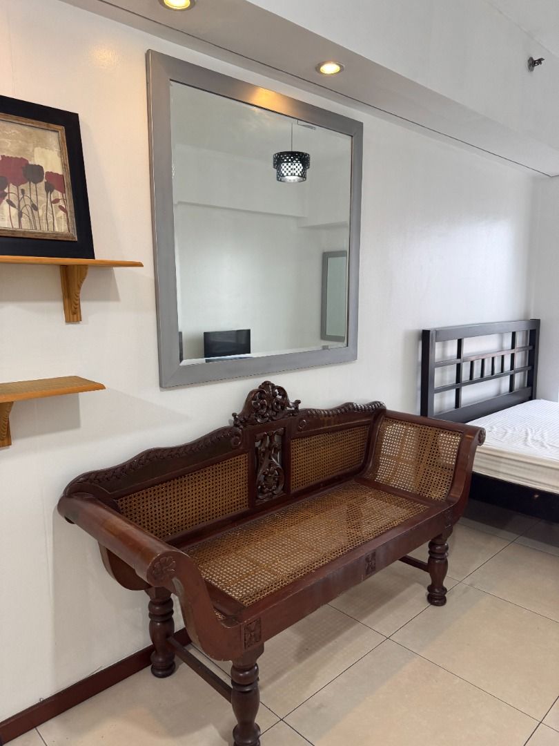 Sale - Columns Legaspi Village Studio (Category: Apartments & Condos) located in Makati City. Submitted by fpled (Listing ID 1468810986, Image 3). Description: - The Columns Legaspi Village is located at Arnaiz Avenue corner Amorsolo Street, Legaspi Village, Makati City. - It is right across Makati Cinema Square and Don Bosco Church - It is just five minutes walk to Greenbelt Mall and Glorietta Mall - Newly Painted - View is San Lorenzo Village M