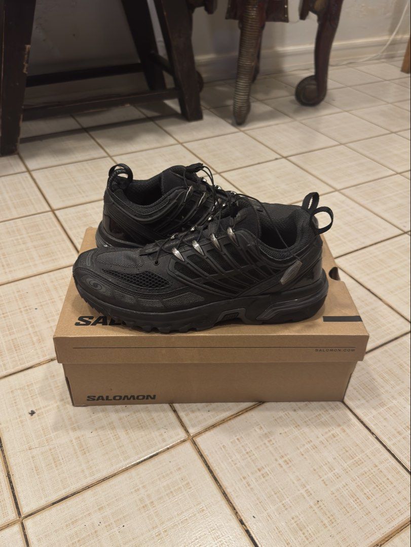 Salomon Hiking Shoe (Category: Casual Shoes) located in Manila. Submitted by paposnkr (Listing ID 1468865097, Image 2). Description: I only used this once on gravel inside Arm Score Marikina. Comes with box, with original receipt .