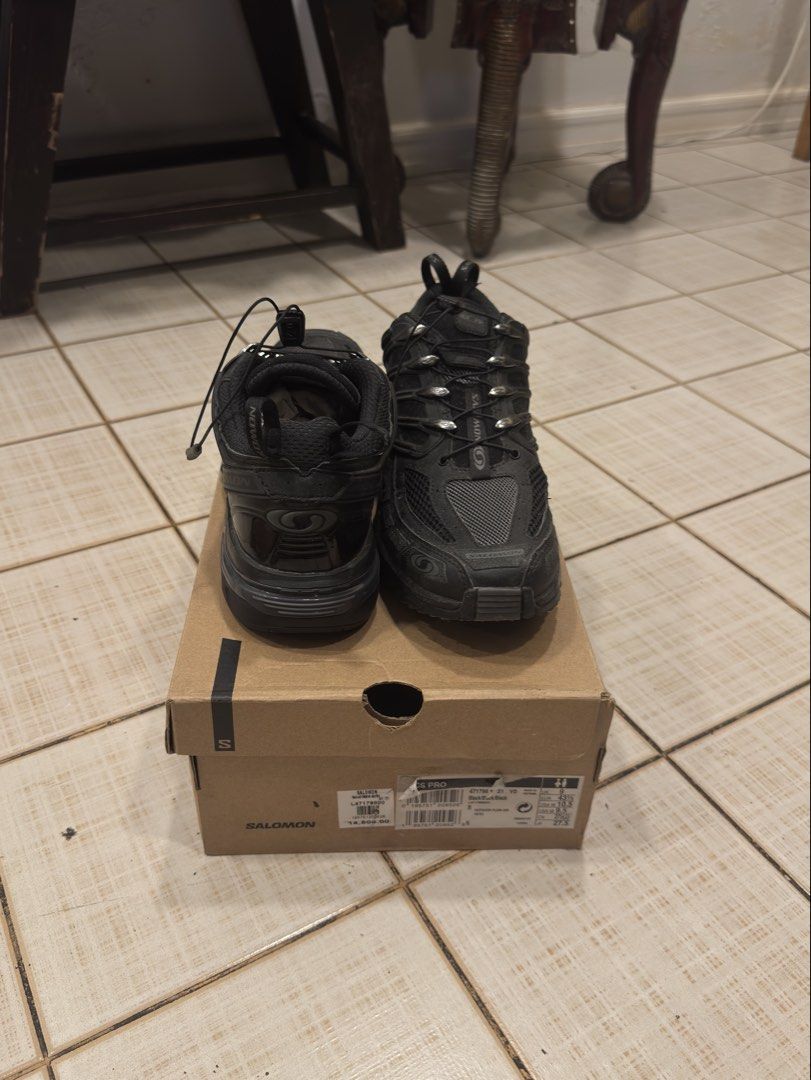Salomon Hiking Shoe (Category: Casual Shoes) located in Manila. Submitted by paposnkr (Listing ID 1468865097, Image 3). Description: I only used this once on gravel inside Arm Score Marikina. Comes with box, with original receipt .