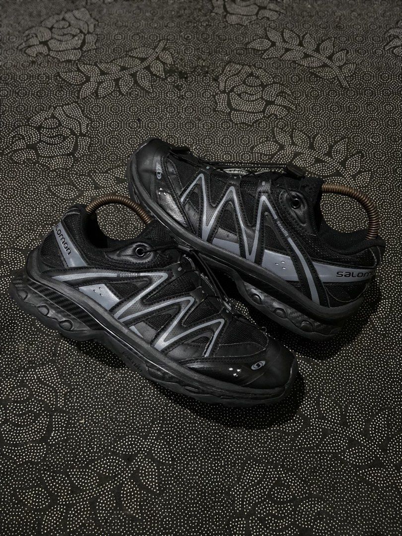 Salomon XT-Quest Black Phantom🔥 (Category: Sneakers) located in Liloan. Submitted by kjsneaks (Listing ID 1468801580, Image 1). Description: WTS📢 Size 8.5 men, 26.5cm Very good condition Sign of usage Can do shipping nationwide Dm me📥.