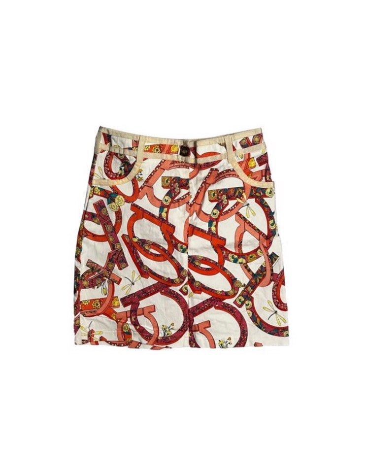SALVATORE FERRAGAMO (Category: Skirts) located in Davao. Submitted by sart0ria85 (Listing ID 1468898100, Image 1). Description: Cream mini skirt with orange prints of florals and dragonflies. Details with robbon laces on the waist. With back pockets. Stretchable. 35%RAYON /65% POLYESTER MADE IN ITALY 🇮🇹 XLARGE SIZE 10 EXCELLENT CONDITION (90/100) .