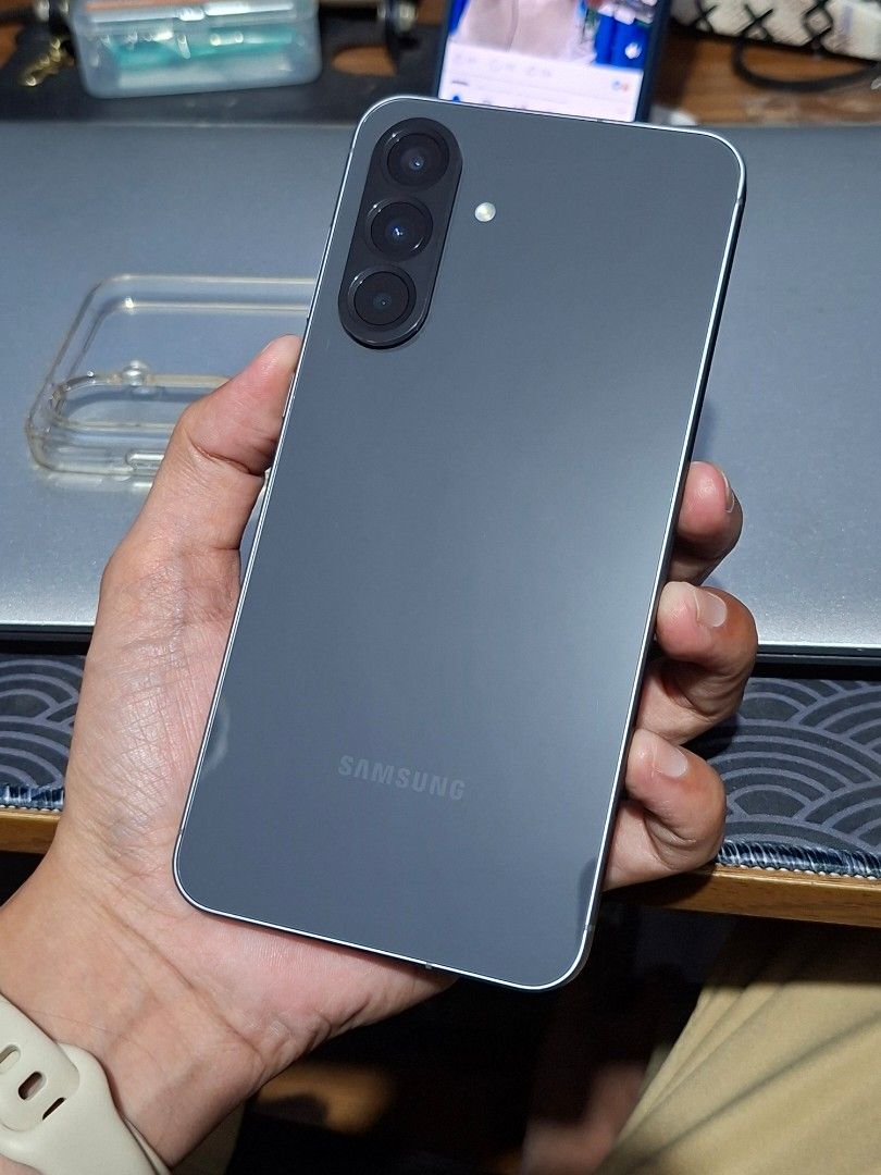 Samsung A56 5G (Category: Samsung) located in Manila. Submitted by shiroshop.ph (Listing ID 1468756470, Image 1). Description: no issue. makinis. unit, tempered, case..