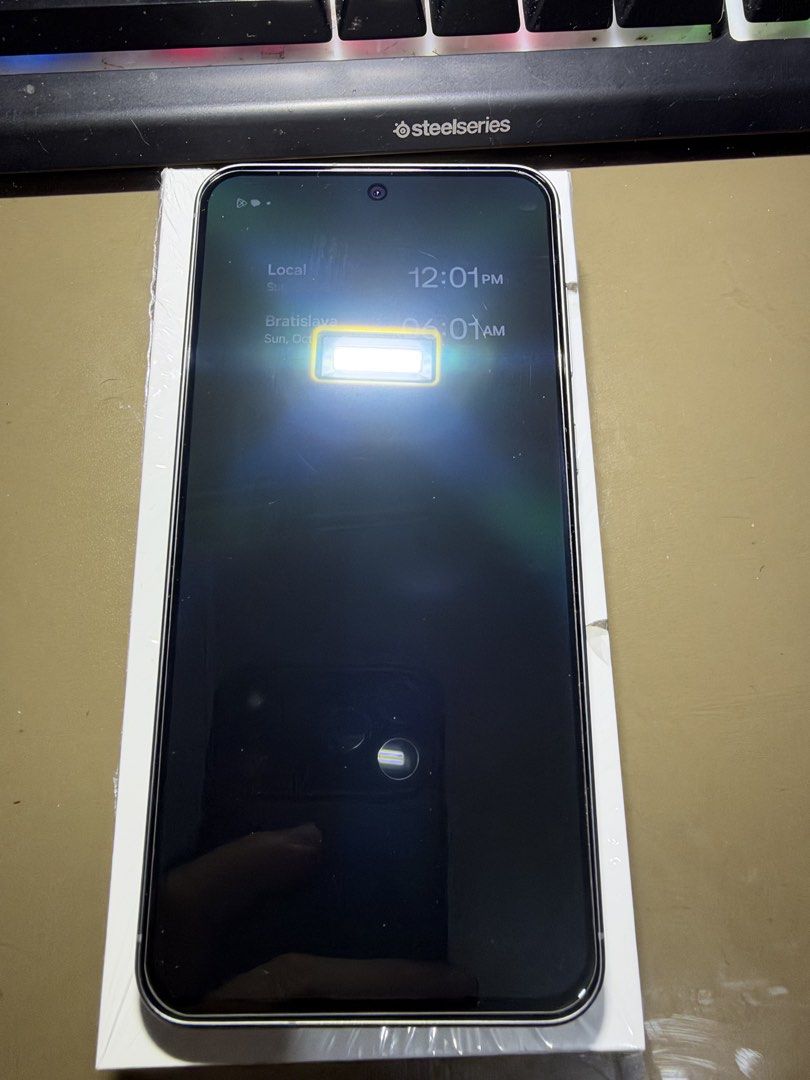 Samsung A56 5G 256GB (Category: Samsung) located in Rizal. Submitted by juan_carl0s (Listing ID 1468742489, Image 3). Description: Samsung A56 5G 256GB Smart Unit Graphite color Under warranty until February 14, 2027 Excellent condition, like new Complete with box, unused cable, sim ejector. With tempered glass and a used case. Test all you want before purchase, sold as is. Payment: Bank transfer BPI or Gcash only. Meet-up location: Weekdays - SM
