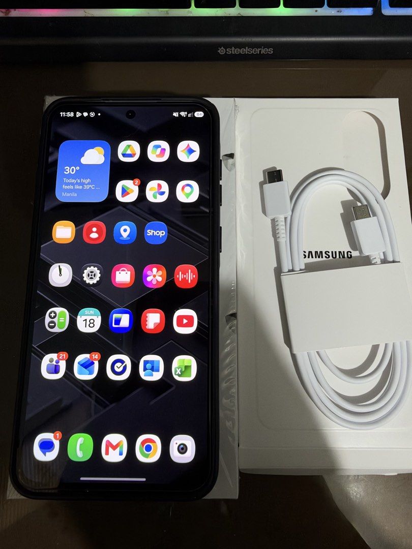 Samsung A56 5G 256GB (Category: Samsung) located in Rizal. Submitted by juan_carl0s (Listing ID 1468742489, Image 2). Description: Samsung A56 5G 256GB Smart Unit Graphite color Under warranty until February 14, 2027 Excellent condition, like new Complete with box, unused cable, sim ejector. With tempered glass and a used case. Test all you want before purchase, sold as is. Payment: Bank transfer BPI or Gcash only. Meet-up location: Weekdays - SM