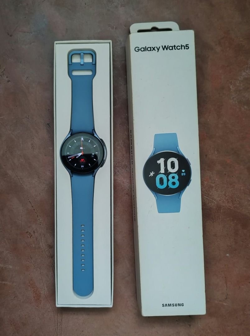 SAMSUNG GALAXY WATCH 5 44MM (Category: Wearables & Smart Watches) located in Caloocan City. Submitted by rxsales (Listing ID 1468808427, Image 1). Description: SAMSUNG GALAXY WATCH 5 44mm Version 1.4-inch Super AMOLED (450 x 450 pixels) Weighs 33.5g Dimensions of 43.3 x 44.4 x 9.8 mm 410mAh battery NEGOTIABLE FROM THE LISTED PRICE NOTE: Clean unit No scratches Complete with box, charger, and manuals/papers Well-maintained and in excellent conditi