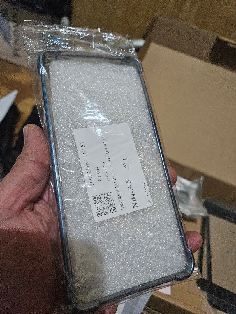 Samsung S20 FE casing brandnew sealed (Category: Cases & Sleeves) located in Quezon City. Submitted by kizuke (Listing ID 1468905526, Image 1). Description: Samsung S20 FE casing (blue) brand new sealed..
