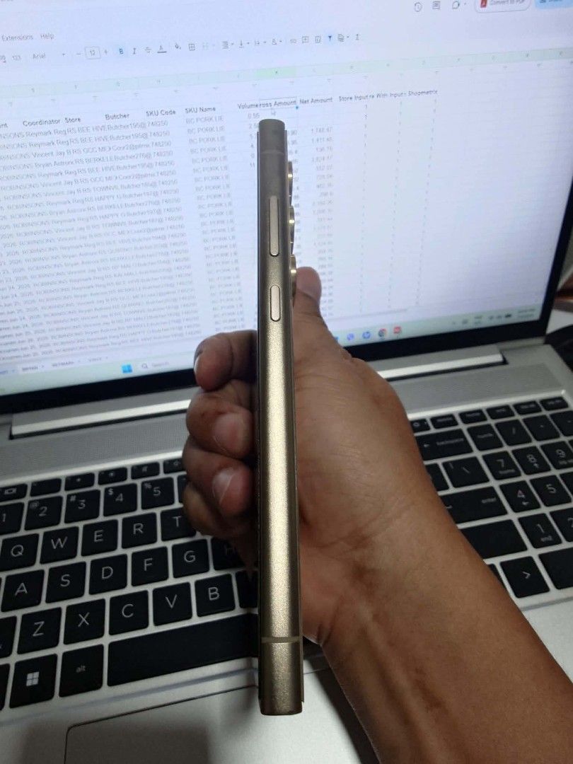 Samsung S24 Ultra 5g (Category: Samsung) located in Imus. Submitted by bertzz06 (Listing ID 1468780440, Image 3). Description: For Sale or Swap sa Pixel 9 pro 256 Samsung S24 Ultra Sim1: Naka Lock sa Smart Sim2: Open line sa Call and Txt Esim: Open line sa Call and Txt Mobile data: naka sa smart No issues sa software No scratches With very small dent sa corner Meet up: Bulacan area, pwede naman sa manila area, set lang schedule. Specs • Display: 