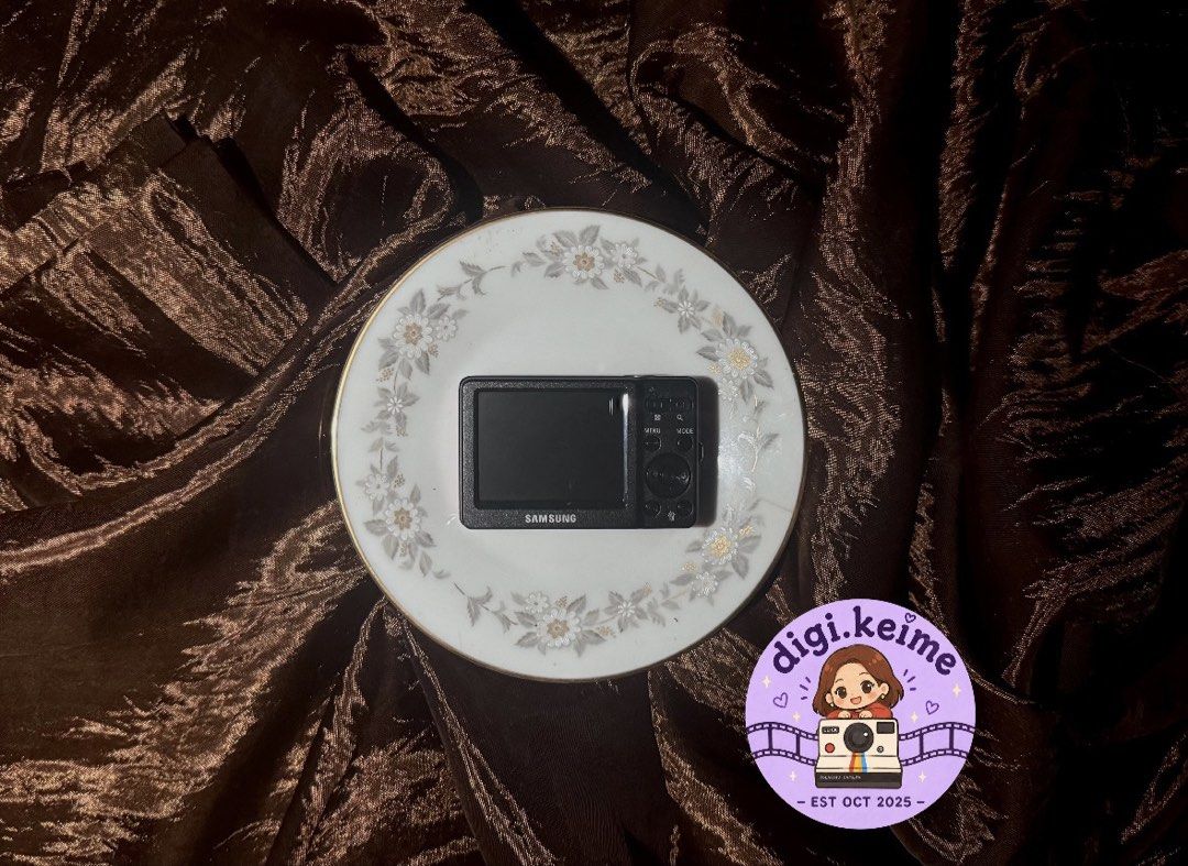 SAMSUNG ST30 (Category: Cameras) located in Manila. Submitted by digi.keime (Listing ID 1468928241, Image 2). Description: HOT PINK💓 Pocket sized cam! 📷 SAMSUNG ST30 💰₱4,299 ୨୧ ── QUICK SPECS ── ୨୧ ♡ 10.13 MP CCD ♡ Digital Image Stabilization ♡ 3× Optical Zoom Lens ♡ VGA 640x480 at 30 fps ୨୧ ── INCLUSIONS ── ୨୧ ♡ Camera unit ♡ Battery ♡ Charger ♡ Memory card ୨୧ ── CONDITION ── ୨୧ ♡ Mild burn ♡ Fully working ୨୧ —MEETUP and RESERVATION —୨୧ 📍 Ma