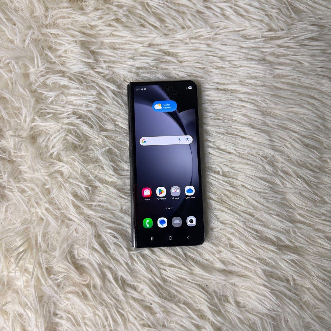 Samsung Z Fold 5 1TB (Category: Samsung) located in Manila. Submitted by sainz1655 (Listing ID 1468775128, Image 2). Description: Samsung Galaxy Z Fold 5 12 GB RAM 1TB ROM Snapdragon 8 Gen 2 Open line Issue: signs of usage & small black dot (doesn’t affect the performance) 📍Don Antonio, Quezon City Available Meetup around QC Delivery Nationwide.