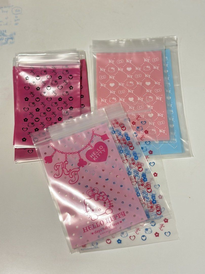 Sanrio Hello Kitty Ziplock Assorted Design and Sizes - 30 pcs (Category: Character Goods) located in Davao. Submitted by favoritepreloved (Listing ID 1468803497, Image 2). Description: 💜 Fix price .