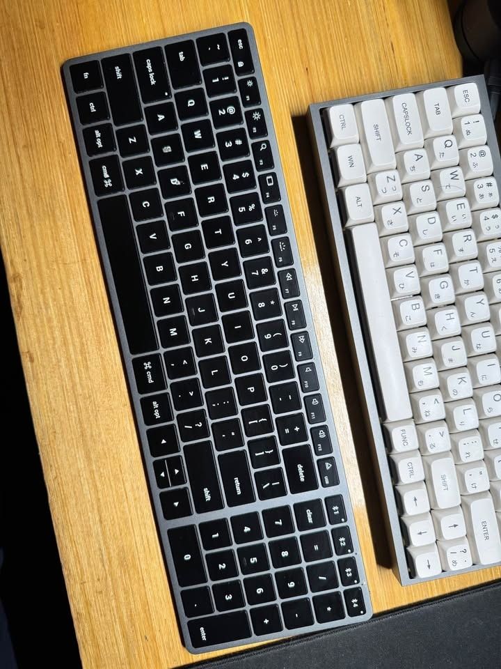 Satechi Slim X3 Bluetooth Backlit Keyboard Space Gray (Category: Computer Keyboard) located in Marikina City. Submitted by rmnnts.ph (Listing ID 1468859221, Image 3). Description: Selling my Satechi Slim X2 Bluetooth Backlit Keyboard. Originally purchased for around 4-5k It works well and the battery life is excellent. Bluetooth connection, backlighting, number pad, media/function keys, and the rest of the keyboard are all working properly The ma