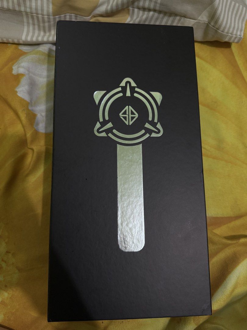 SB19 Elesbi Official Lightstick Version 4 Dusk Version (Category: Other Merchandise) located in Meycauayan. Submitted by jamclos.et (Listing ID 1468834602, Image 3). Description: Elesbi v4 dusk Good as new Complete inclusions.