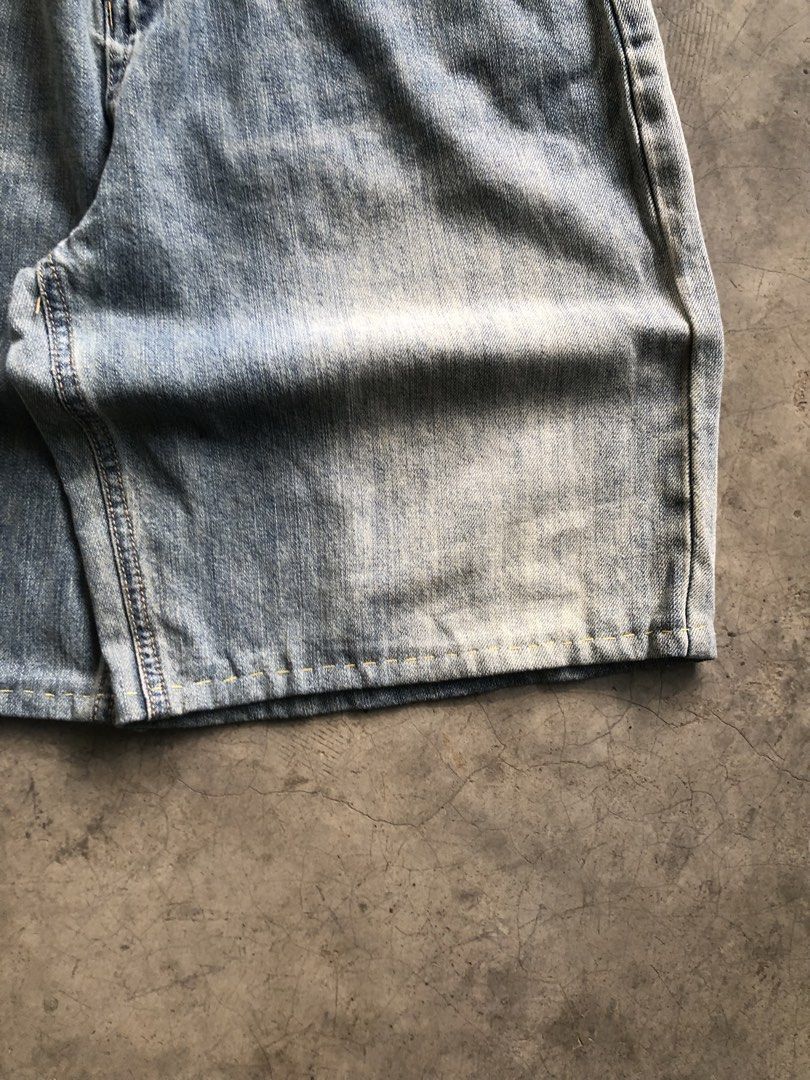S-BIN BAGGY JORTS (Category: Shorts) located in Kapalong. Submitted by justinfinds8 (Listing ID 1468808665, Image 3). Description: ISSUE: ALTERED PM SA DIMES.