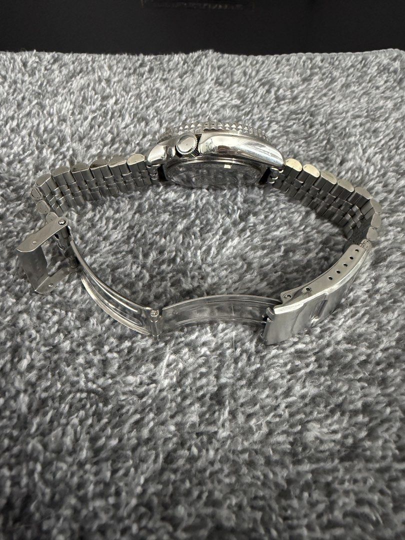 Seiko Automatic Pepsi Diver Watch SKX009 (Category: Men's Watches) located in Pasig City. Submitted by carlo_abancio (Listing ID 1468789609, Image 2). Description: FOR SALE: Seiko SKX009K Pepsi Diver’s Watch 🔵🔴⌚ 💰 Selling Price: ₱9,000 Letting go of my Seiko SKX009K Pepsi Diver’s Watch — a classic Seiko diver with the iconic Pepsi bezel, perfect for everyday wear or watch enthusiasts. Watch details: * ⌚ Model: Seiko SKX009K Pepsi Diver * ⚙️ Mo