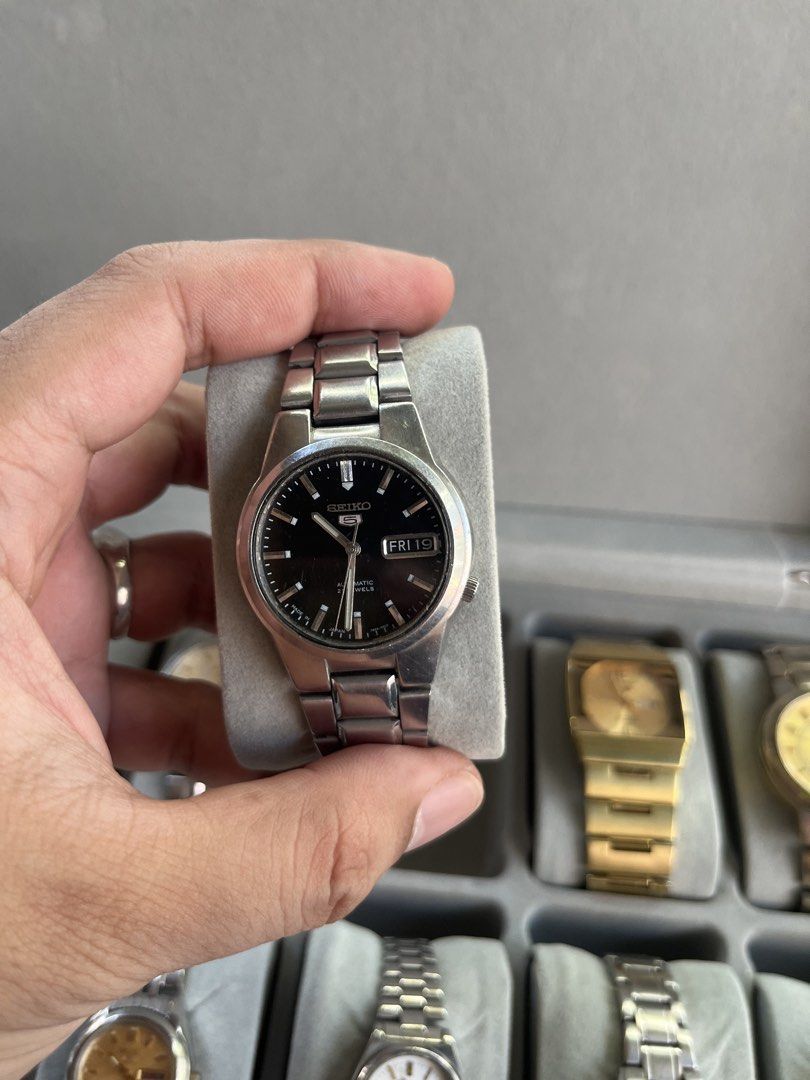 Seiko watches (Category: Men's Watches) located in Manila. Submitted by jefferson.nolasco (Listing ID 1468920115, Image 3). Description: Prices are indicated please message me if interested thank you.